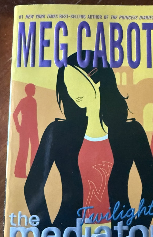 Front cover of Twilight by Meg Cabot, Book 6 in The Mediator series.