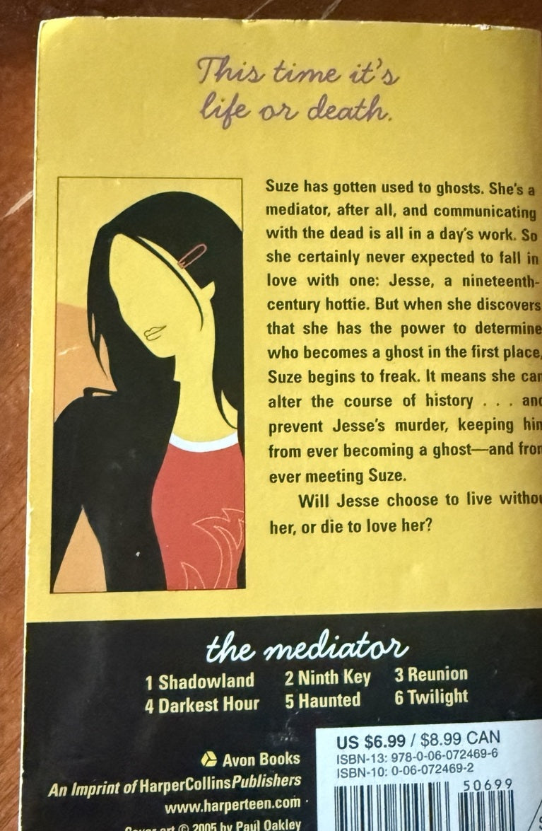 Back cover of Twilight by Meg Cabot, Book 6 in The Mediator series.